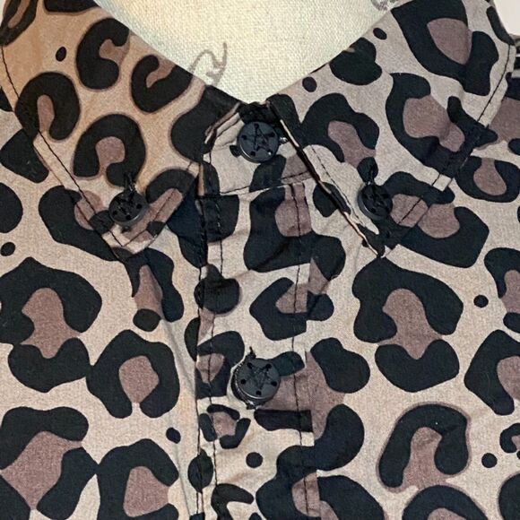 Lurking Class Leopard Print Button-Up Shirt size M - Picture 4 of 8